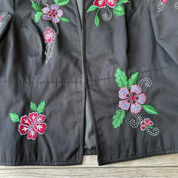 BANDOLINO BLACK  FLORAL JACKET - Picture 8 of 13